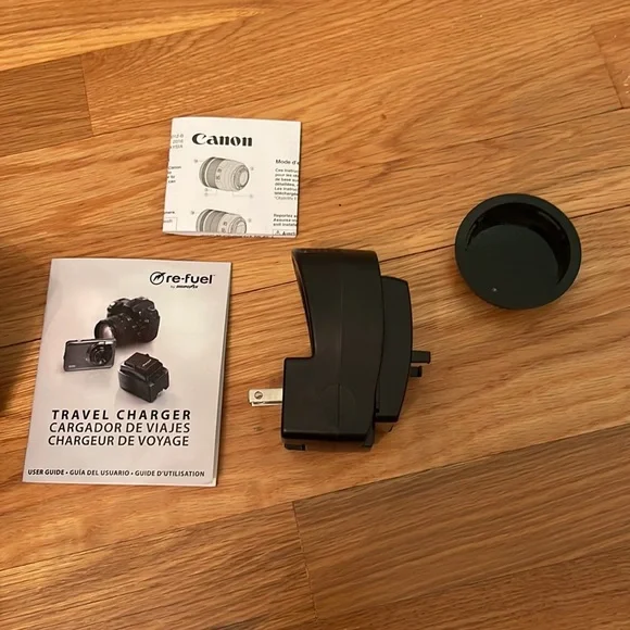 Canon EOS Rebel T7 WITH CASE, STRAP, AND CHARGER